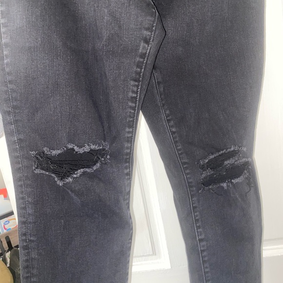 AE Ripped Knee Denim - Picture 3 of 4